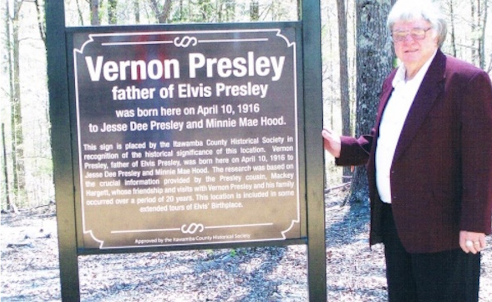 Mackey Hargett at Vernon's Birthplace