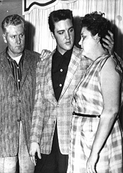 Gladys and Vernon seeing Elvis off to the Army